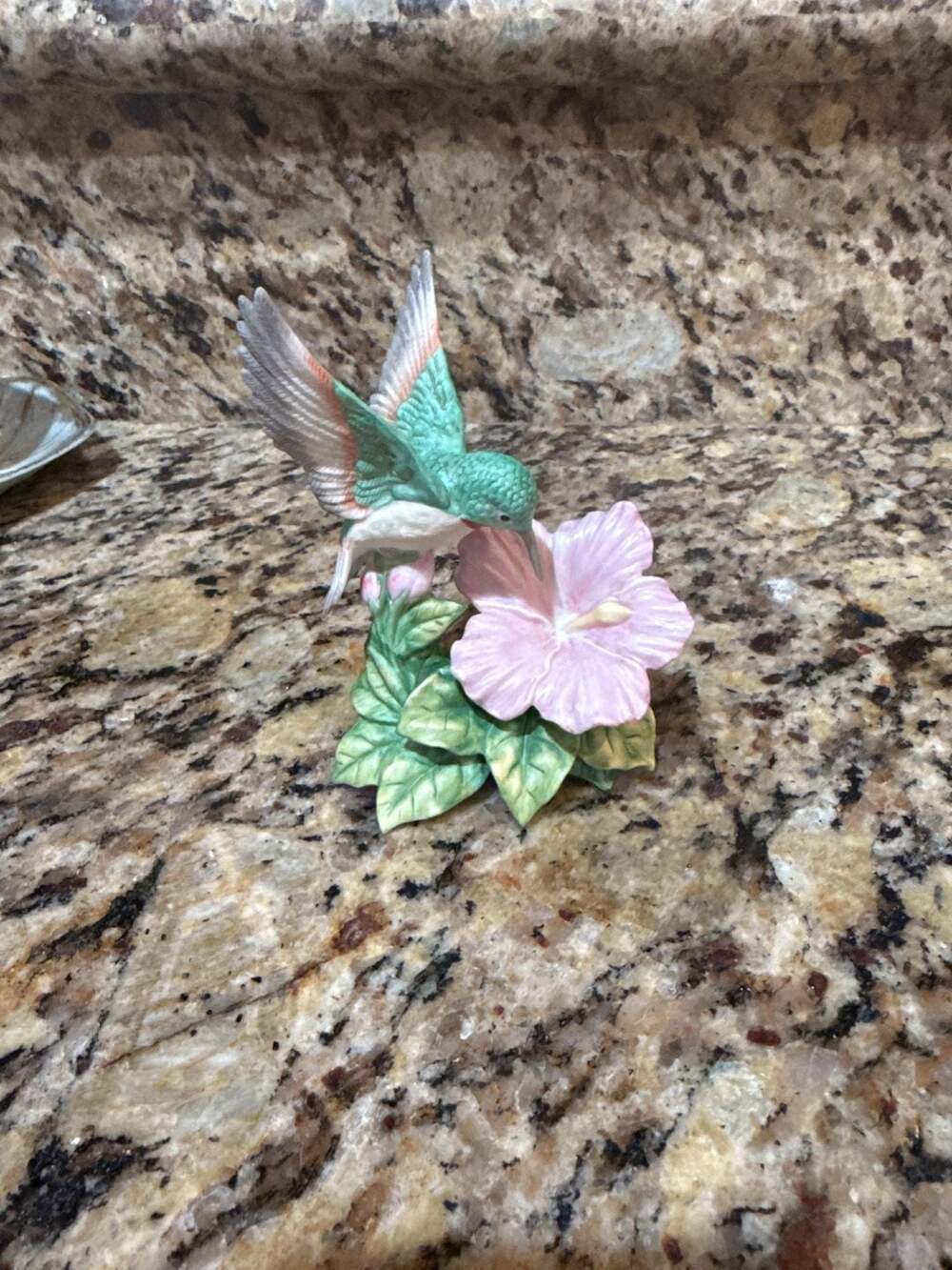 Homco Porcelain Hummingbird On Hibiscus Flower Figurine 1429
